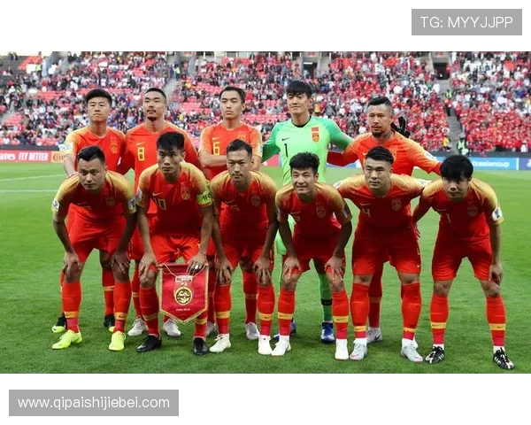 楚天都市报国足第一次进世界杯报道：回顾中国足球历史性突破的精彩瞬间